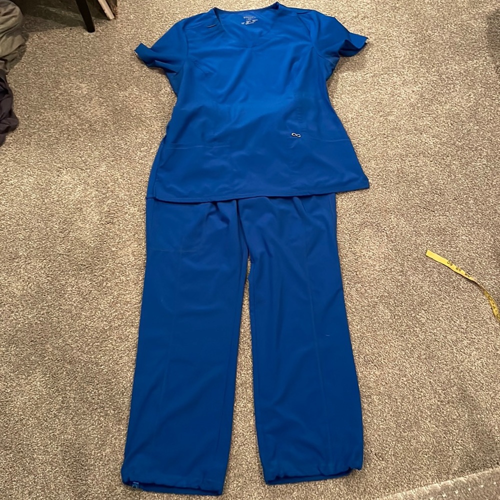 Cherokee Infinity Scrub set